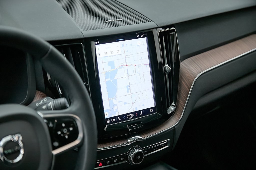 2023 VOLVO XC60 - Image 13