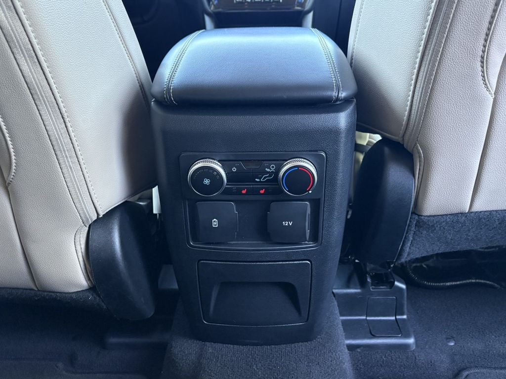 2023 Ford Explorer Limited photo 13