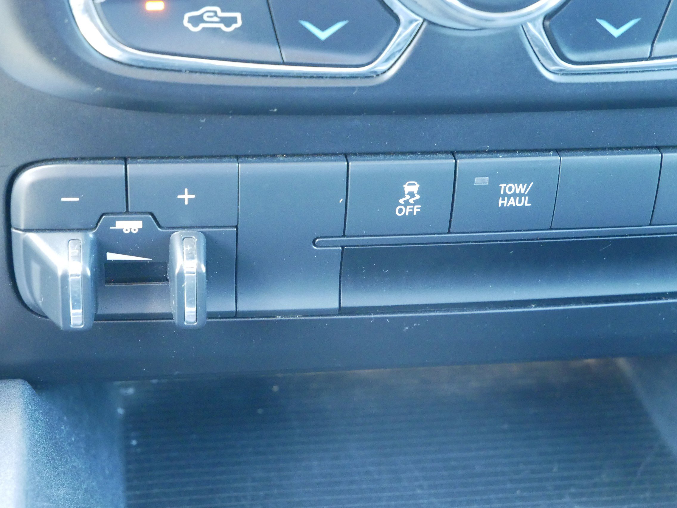 2023 Ram 1500 Classic SLT photo 26