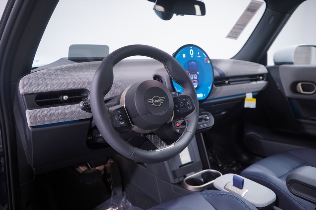 2025 Mini Cooper 2 Door Hardtop Signature photo 6