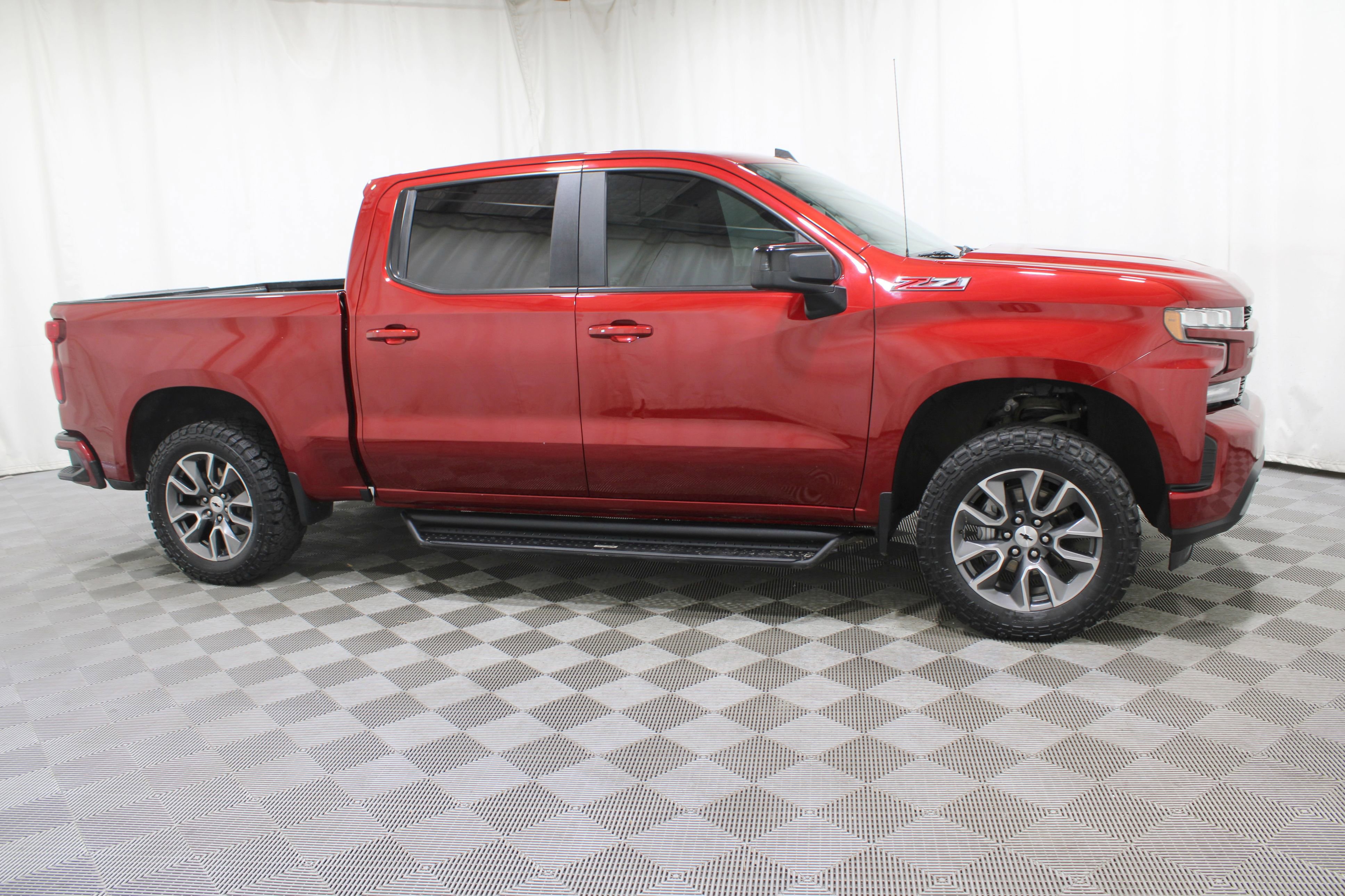 2021 Chevrolet Silverado 1500 RST photo 2