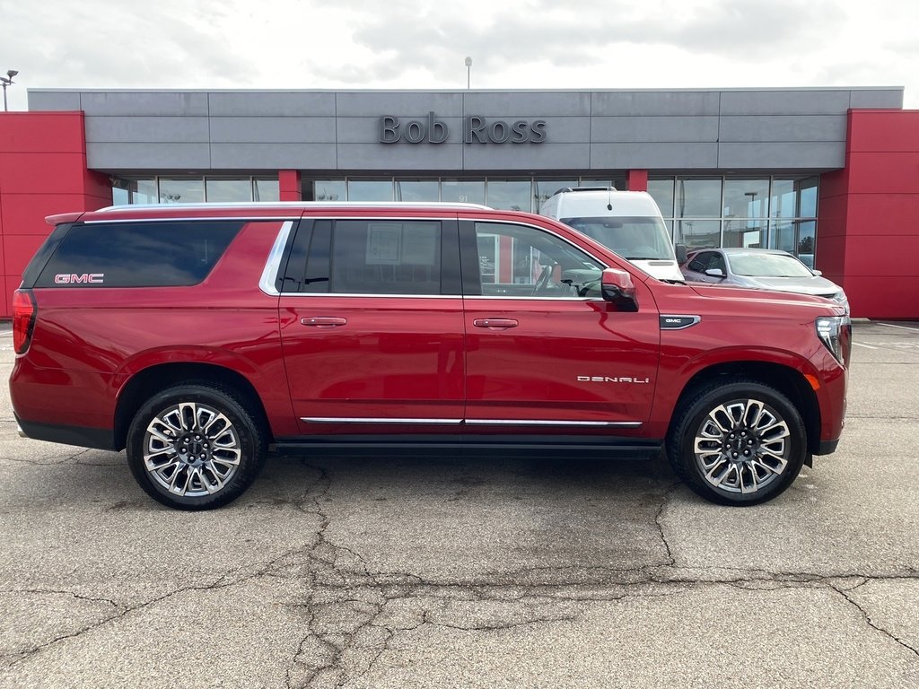 2023 GMC Yukon XL Denali Ultimate's photo