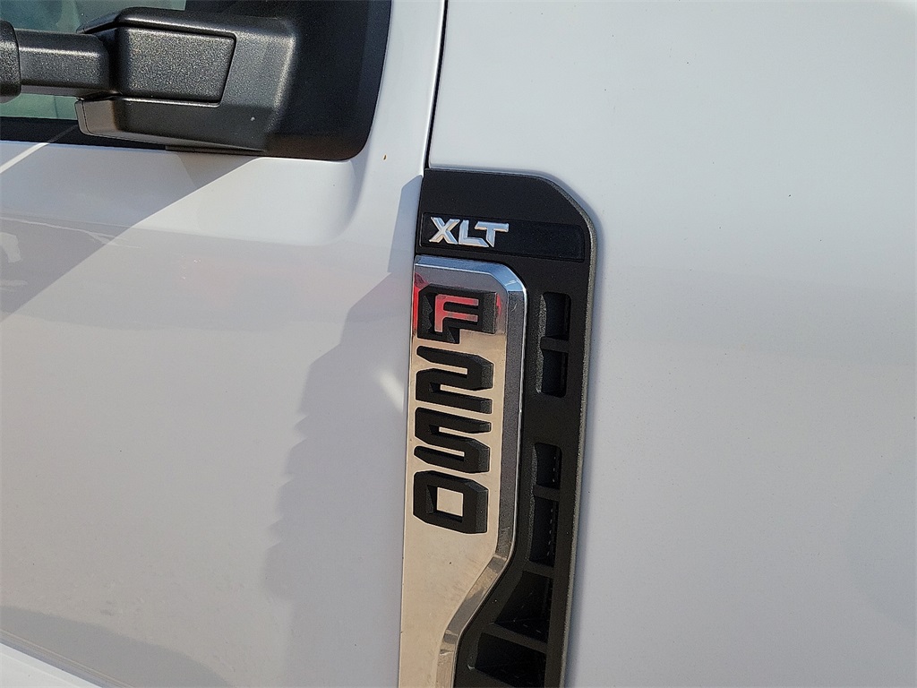 2025 Ford F-250 XLT photo 13