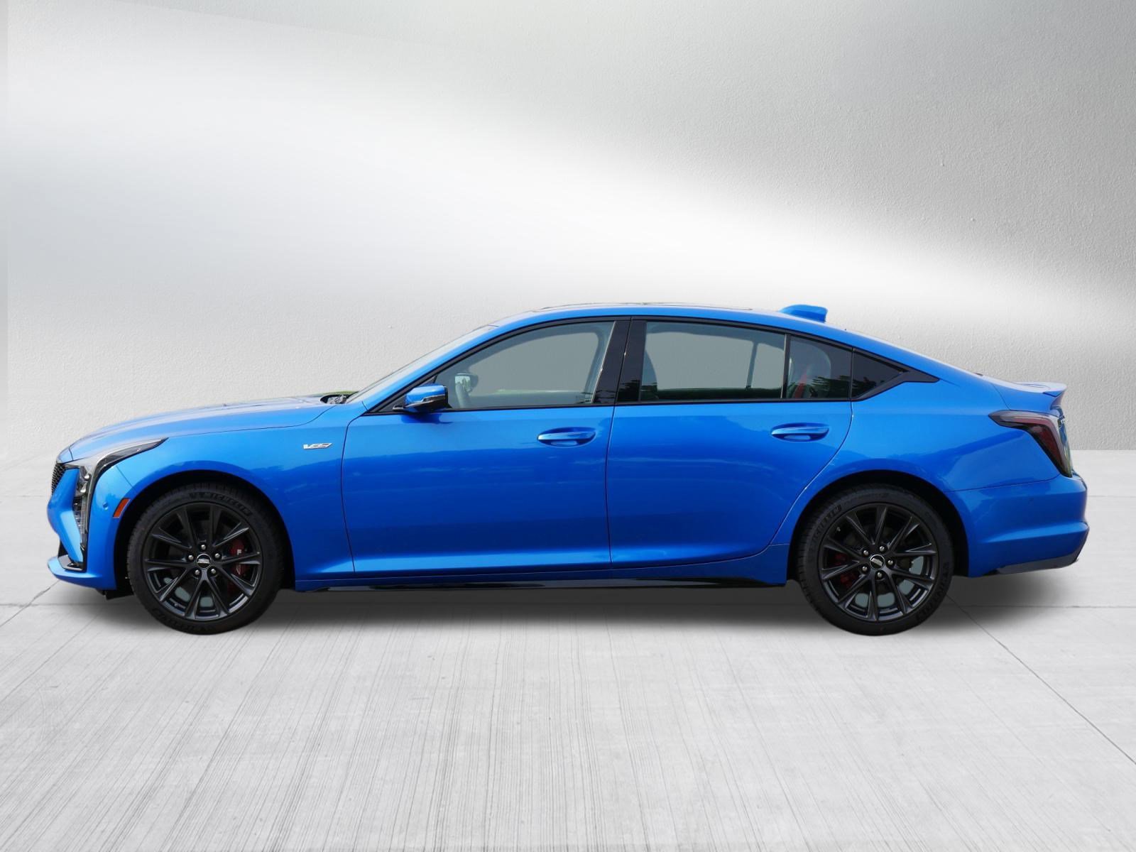 2026 Cadillac CT5 V photo 4