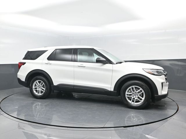 2026 Ford Explorer photo 3