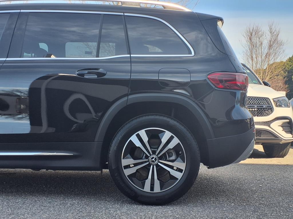 2025 Mercedes Benz GLB 250 photo 2