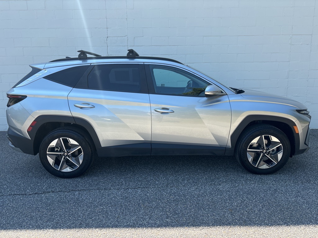 2025 Hyundai Tucson SEL Convenience photo 2