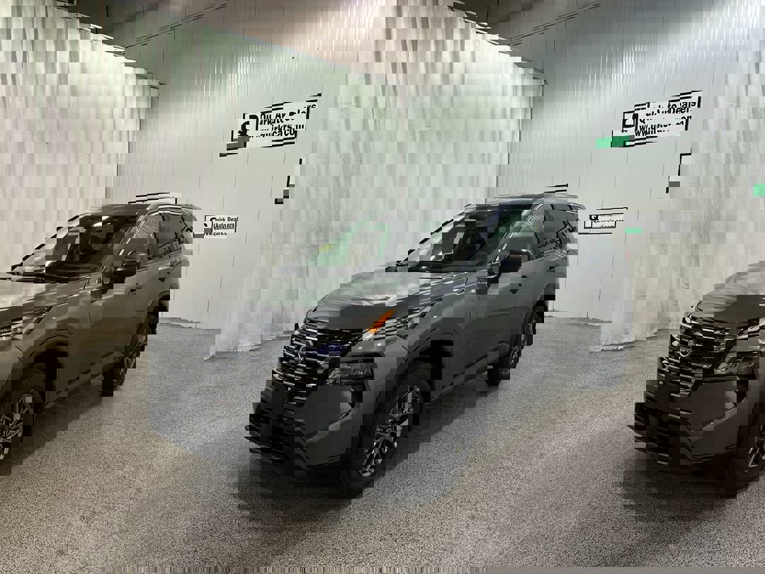 2026 Nissan Rogue S photo 2