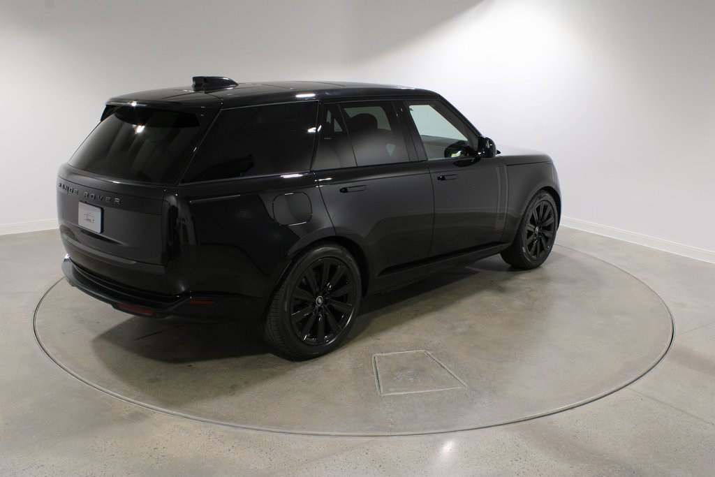 2025 Land Rover Range Rover SE photo 5
