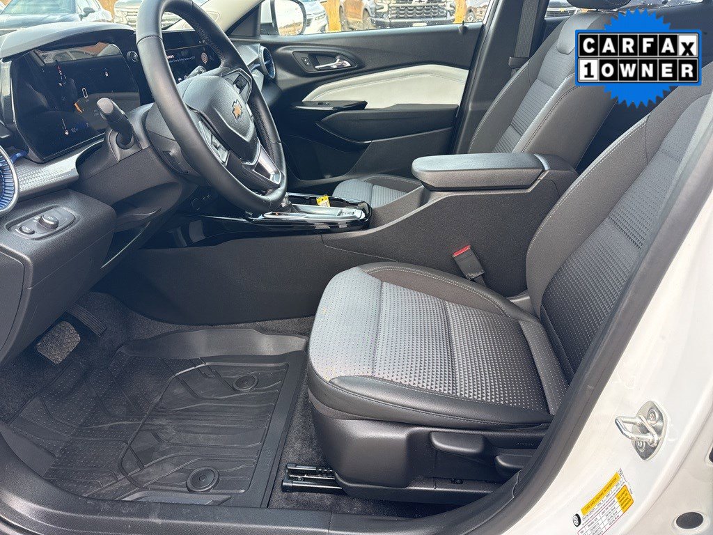 2024 Chevrolet Trax LT photo 12