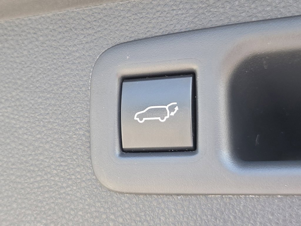 2020 Toyota Highlander Hybrid XLE photo 26