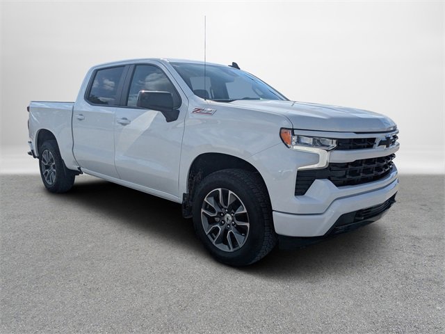 2026 Chevrolet Silverado RST photo 2