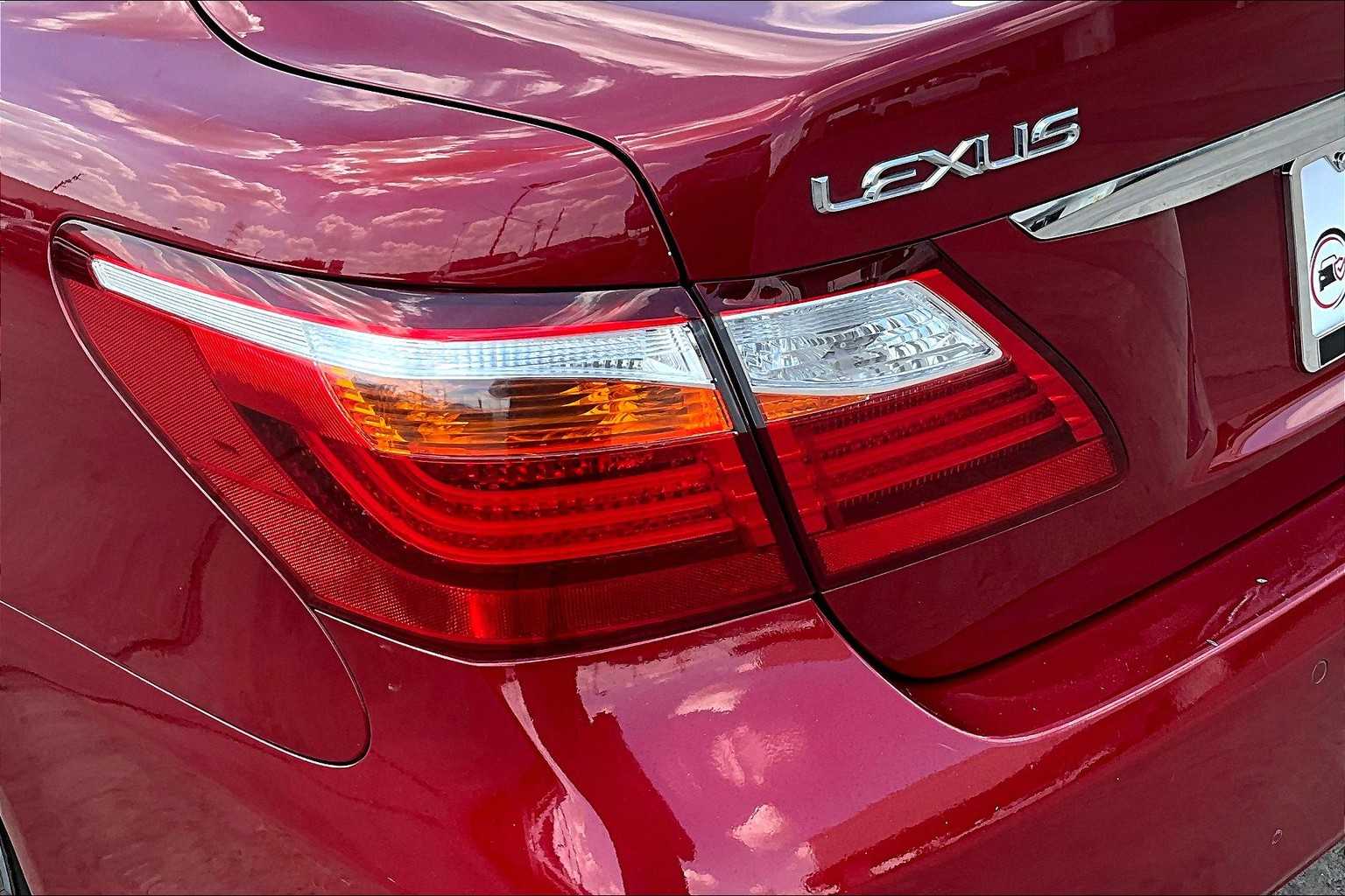 2010 Lexus LS 460 Luxury photo 27