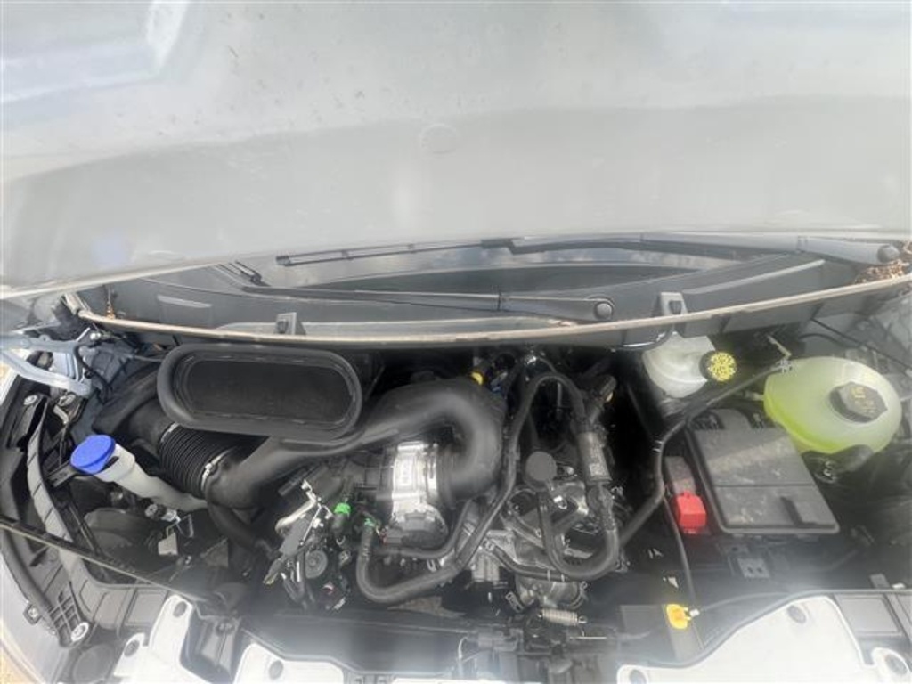 2025 Ford Transit Cargo Van photo 4