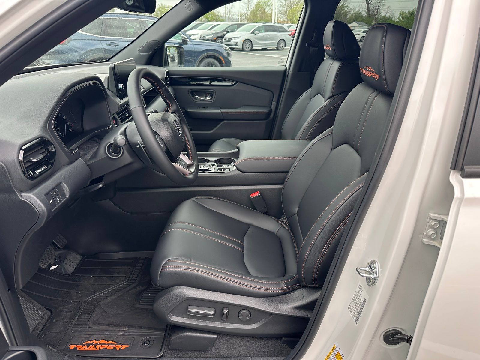 2025 Honda Pilot TrailSport photo 11