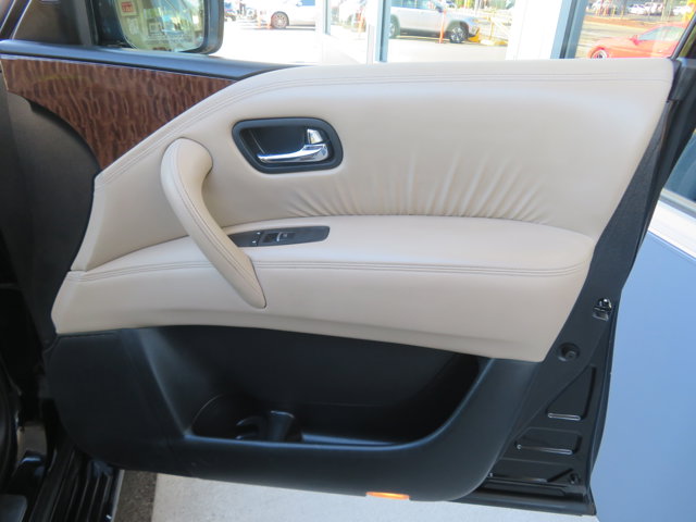 2017 Nissan Armada Platinum photo 10