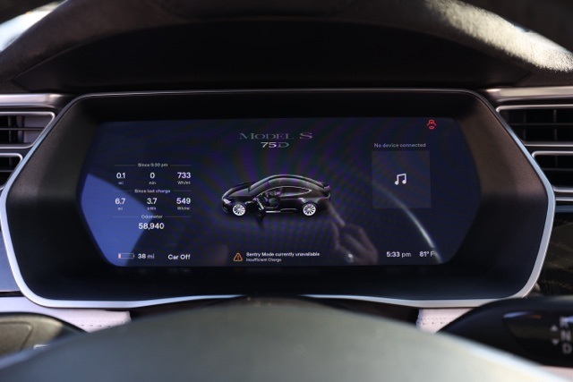 2017 Tesla Model S 75D photo 23