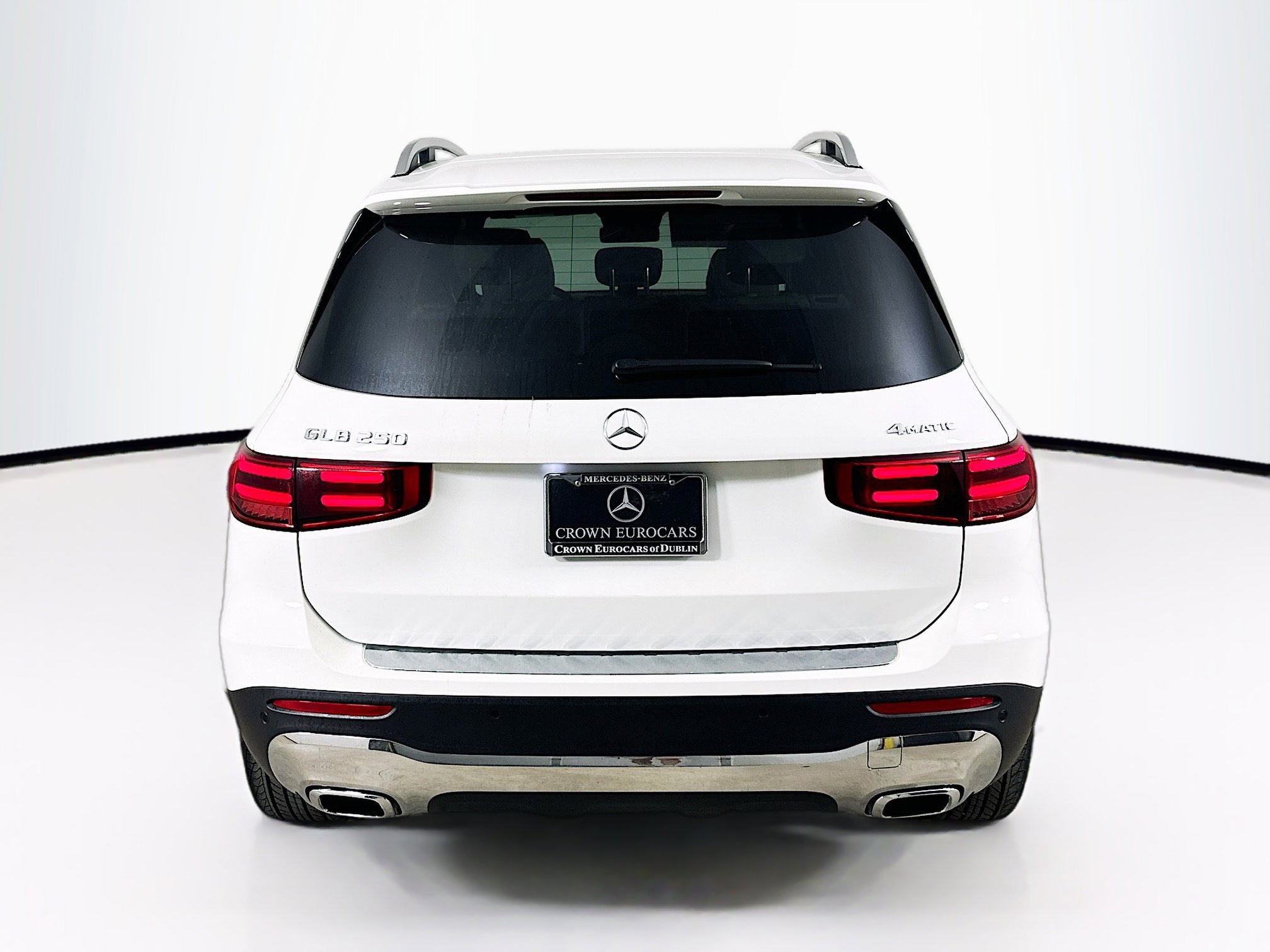 2025 Mercedes Benz GLB 250 4MATIC photo 3