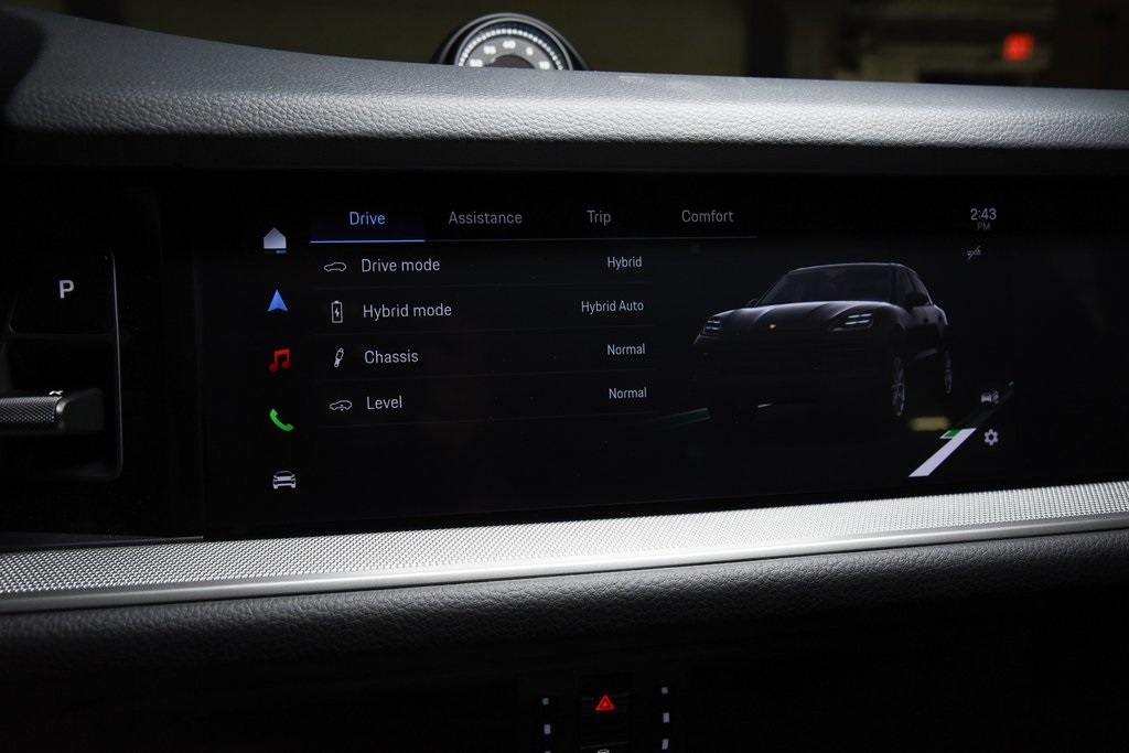 2026 Porsche Cayenne S E-Hybrid photo 24