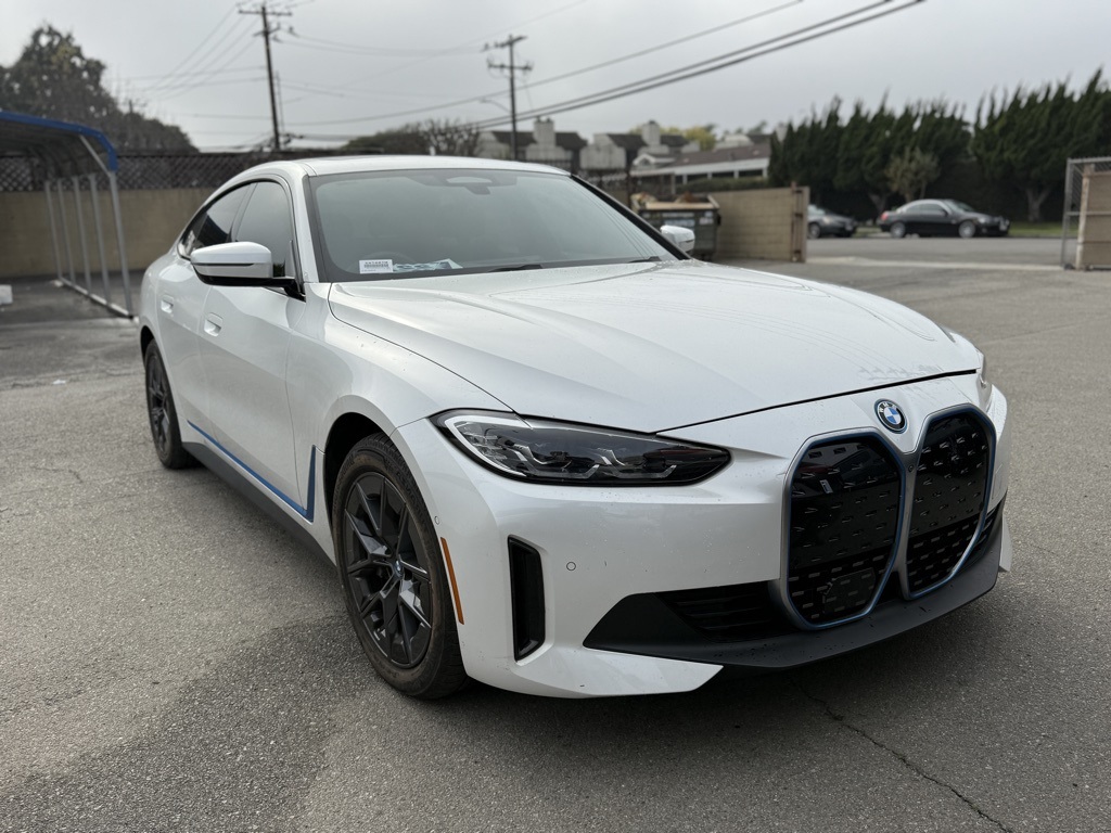 2022 BMW i4 Base's photo