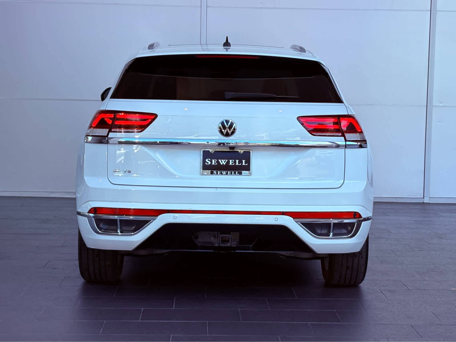 2021 Volkswagen Atlas Cross Sport V6 SE Technology R-Line photo 4