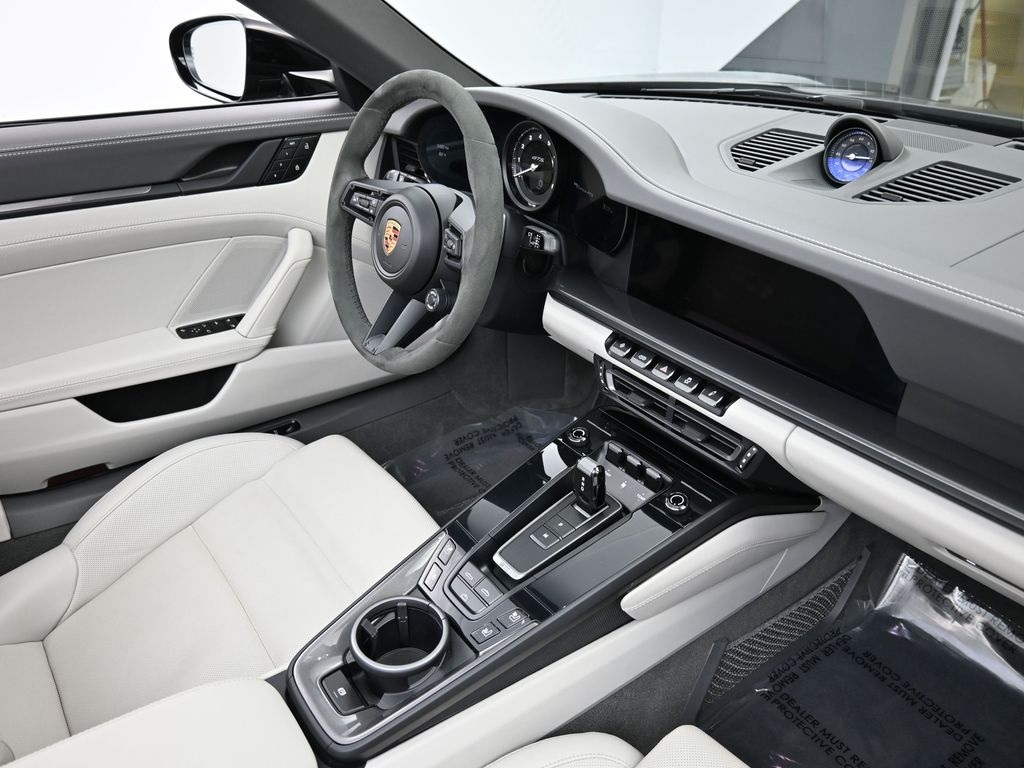 2024 Porsche 911 GTS photo 8