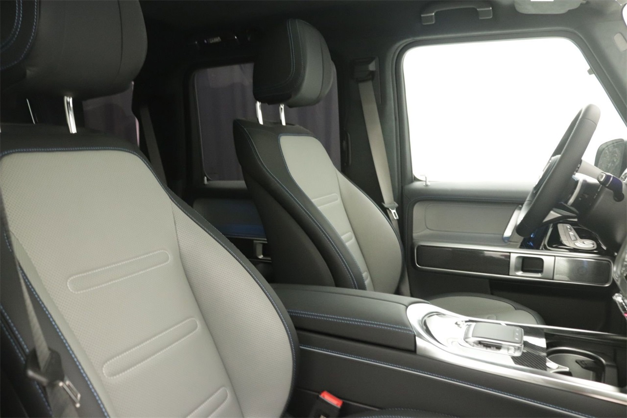2025 Mercedes Benz G photo 8