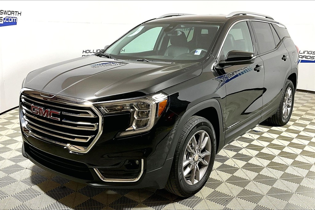 2024 GMC Terrain SLT's photo