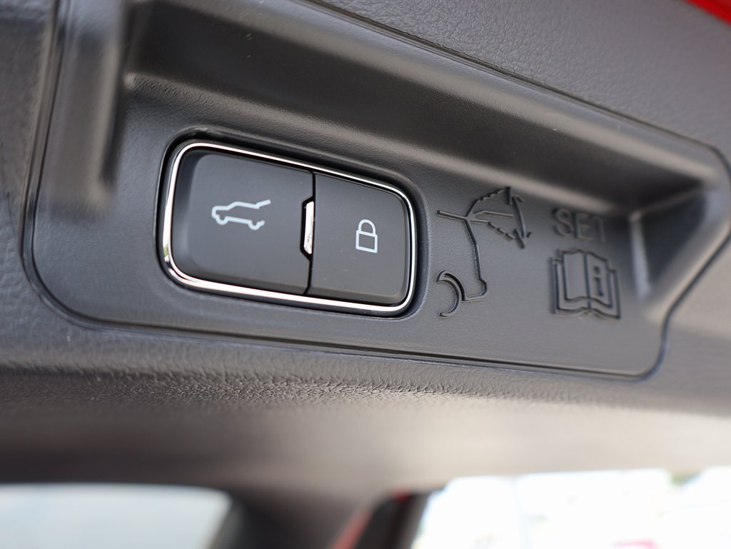 2025 Ford Explorer ST photo 15