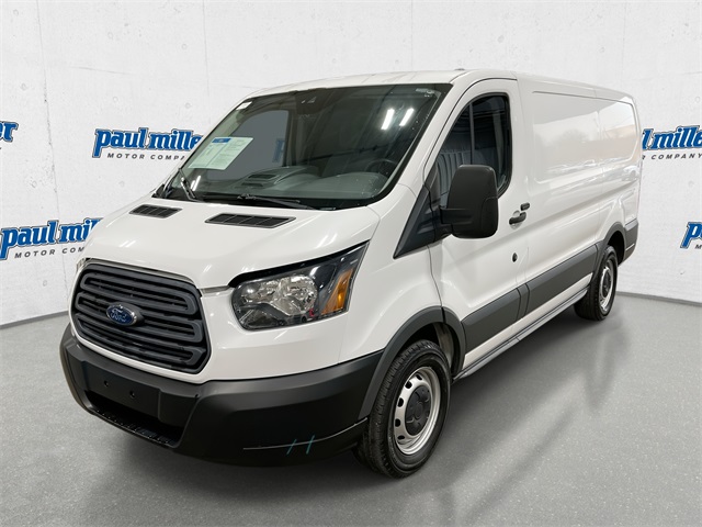 2015 Ford Transit Base's photo