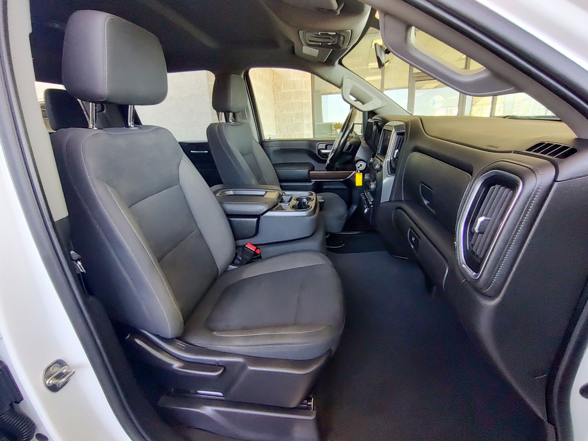 2023 Chevrolet Silverado 3500HD LT photo 4