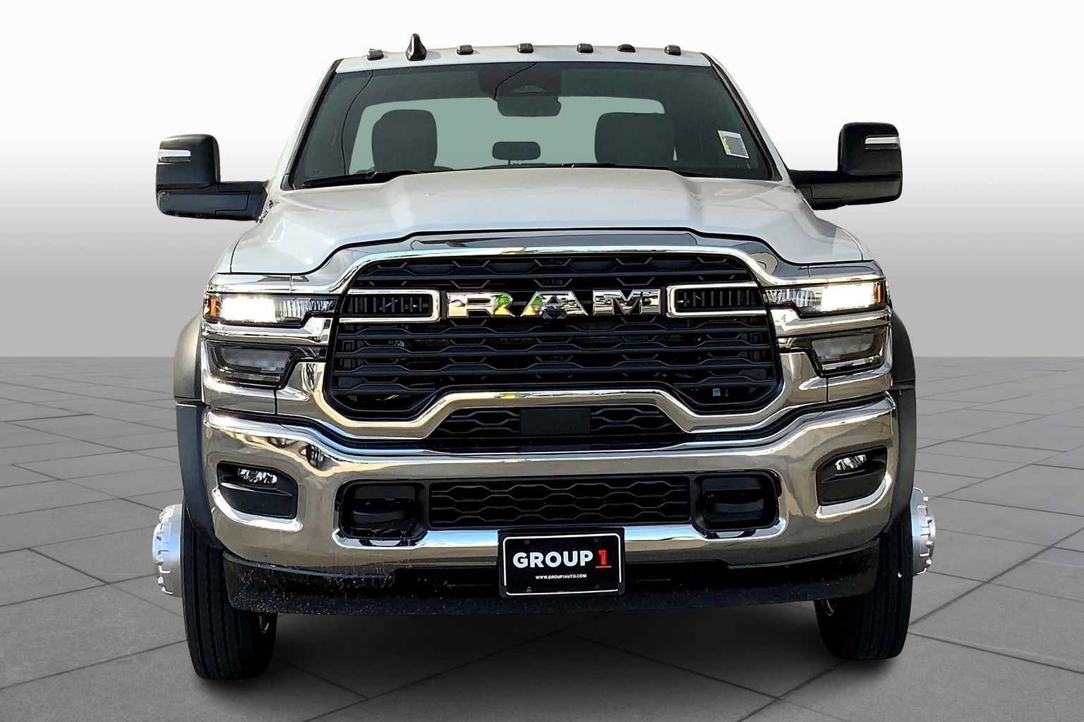 2026 Ram 5500 Tradesman photo 3