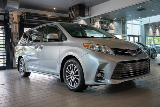 Used 2020 Silver Toyota XLE Premium image 1