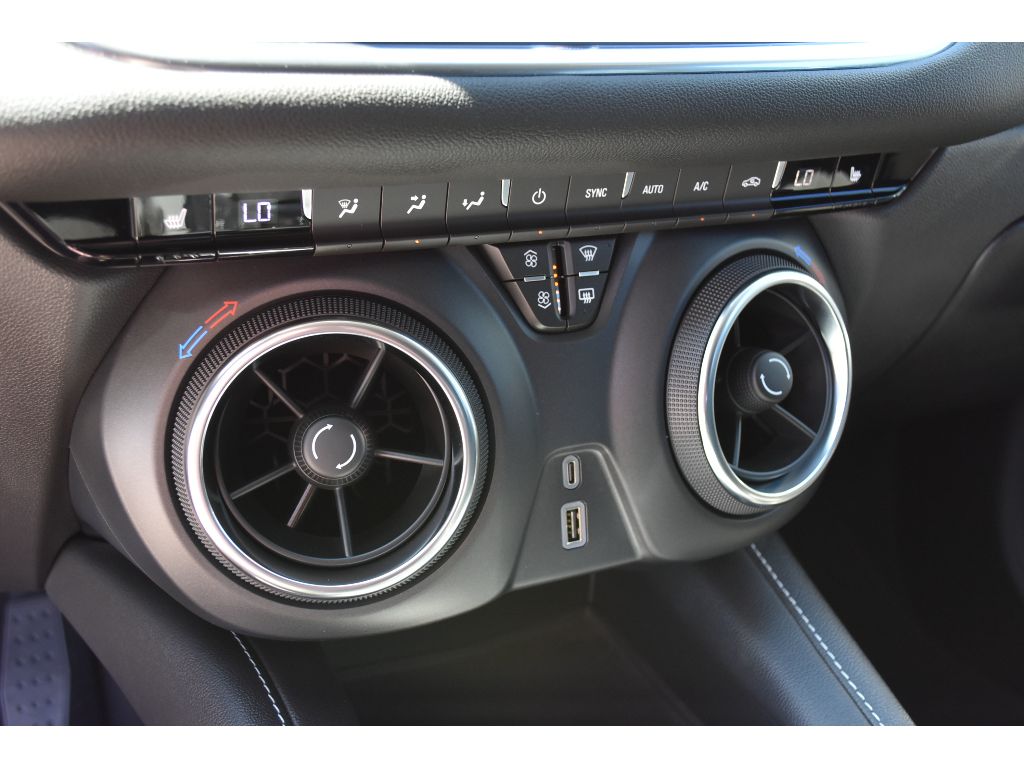 2025 Chevrolet Blazer 2LT photo 30