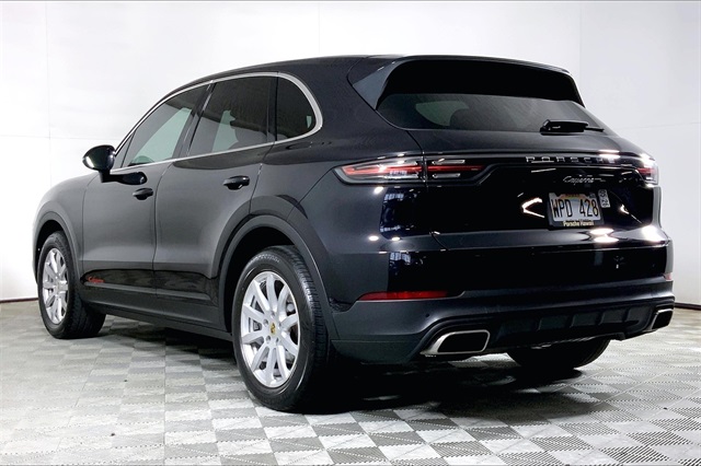 2022 Porsche Cayenne Platinum Edition photo 2
