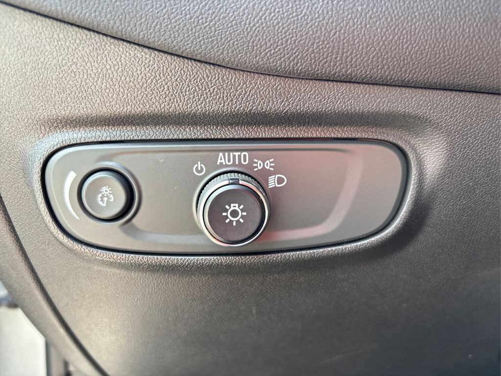 2023 Chevrolet Equinox LT photo 25