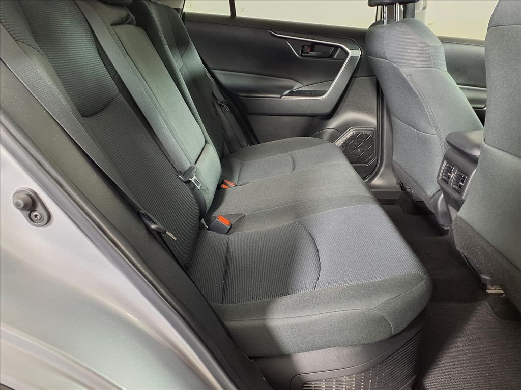 2022 Toyota RAV4 Hybrid LE photo 12