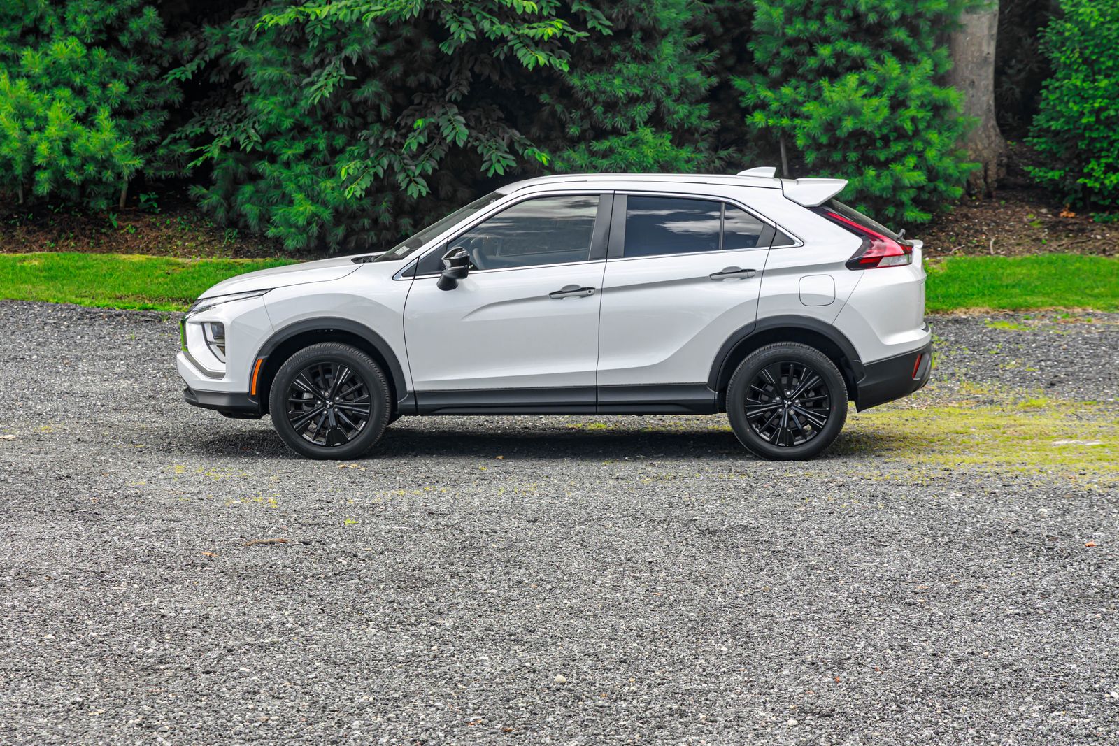 2022 Mitsubishi Eclipse Cross LE SEL GT photo 3