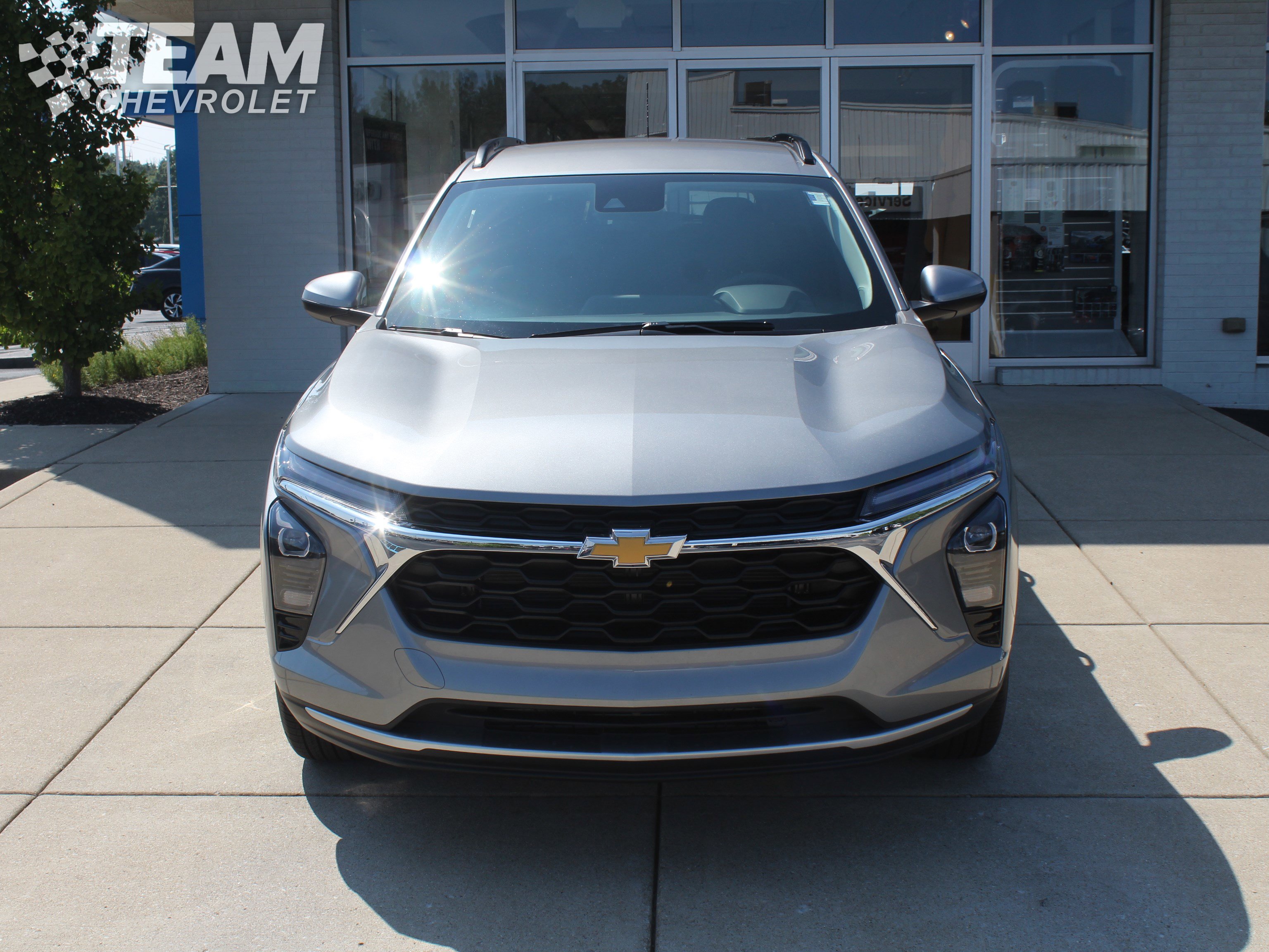 2025 Chevrolet Trax LT photo 8