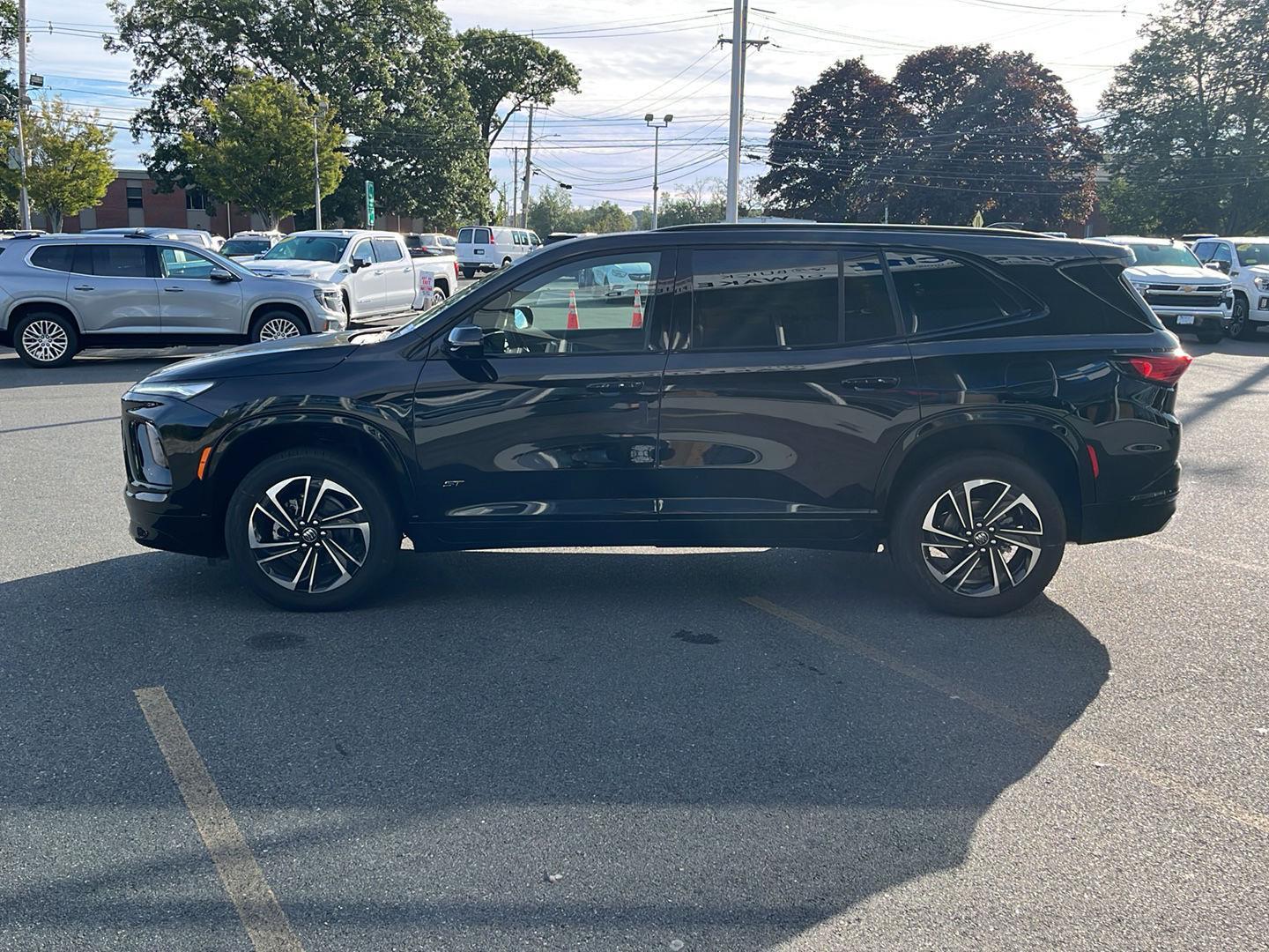 2026 Buick Enclave Sport Touring photo 4