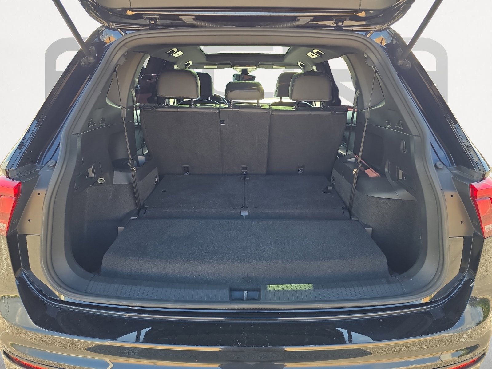 2022 Volkswagen Tiguan SE R-Line Black photo 7