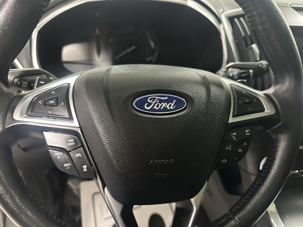 2019 Ford Edge Titanium photo 17