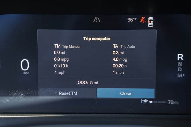 2026 Volvo XC40 photo 33
