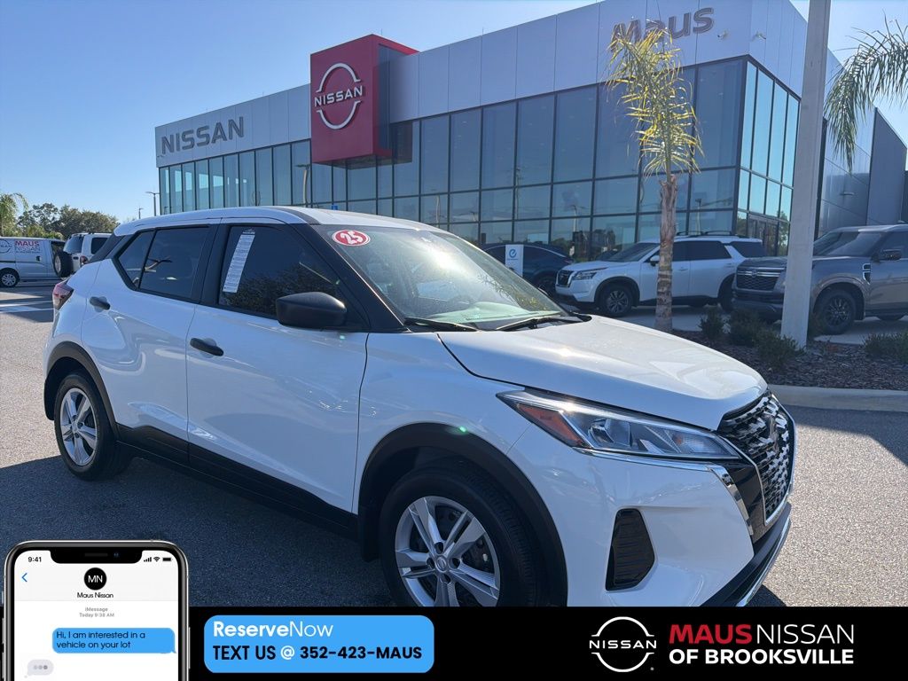 2025 Nissan KICKS PLAY Base's photo