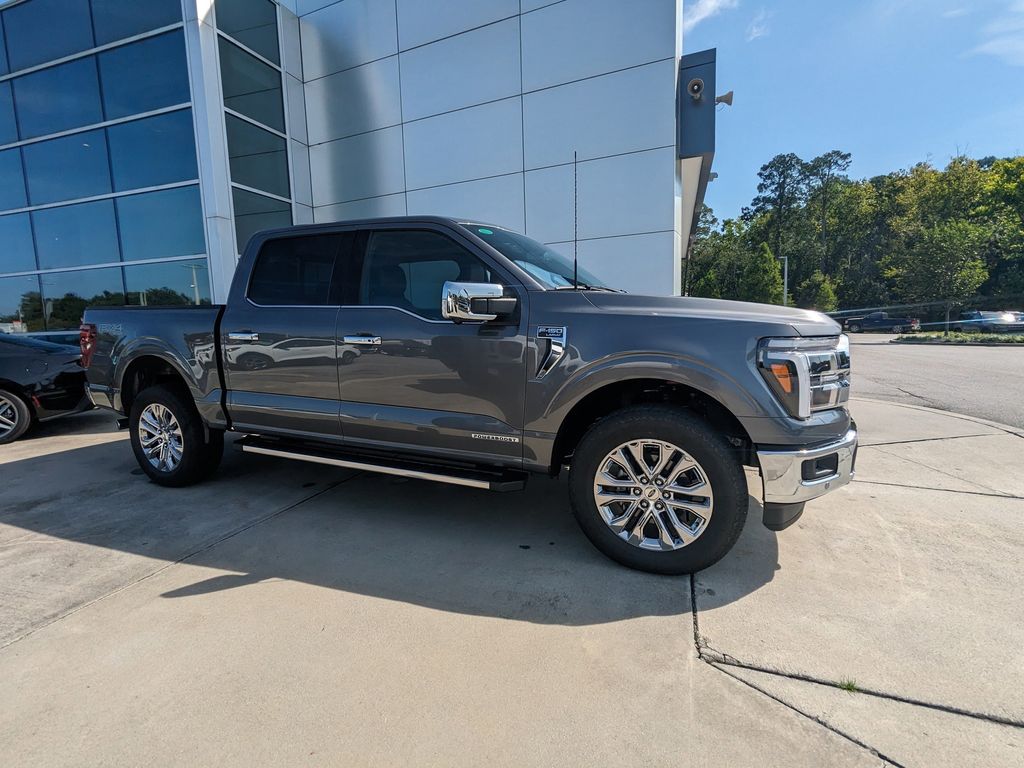 2025 Ford F-150 Lariat photo 3