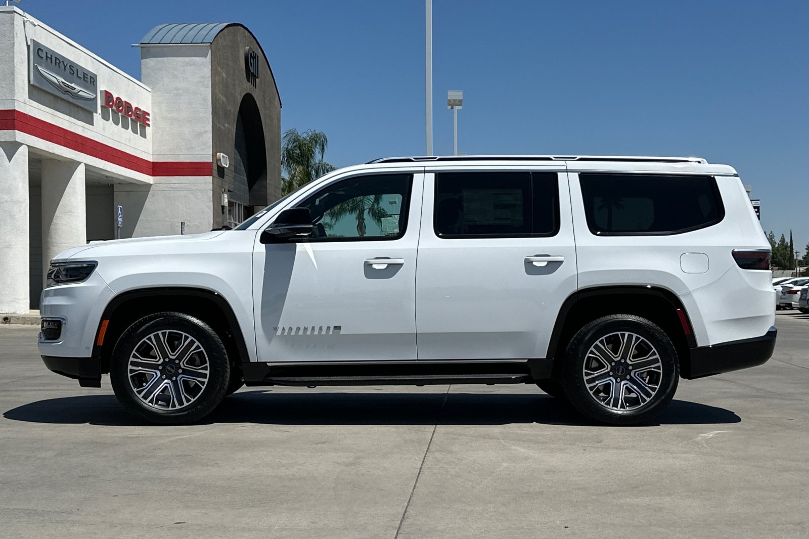 2025 Jeep Wagoneer Base photo 3