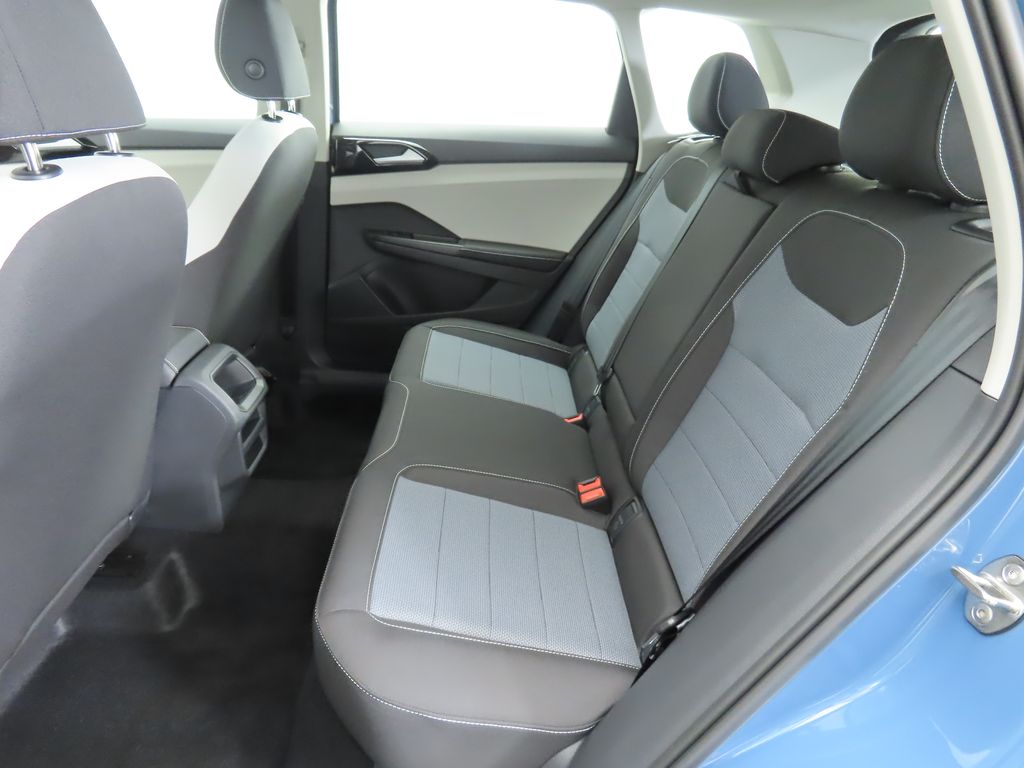 2025 Volkswagen Taos S photo 19