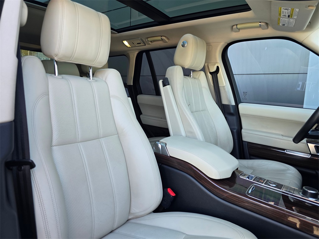 2016 Land Rover Range Rover HSE photo 31