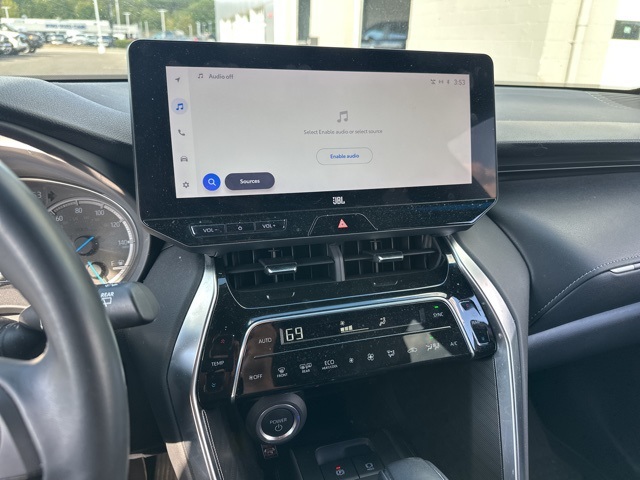 2023 Toyota Venza XLE photo 12