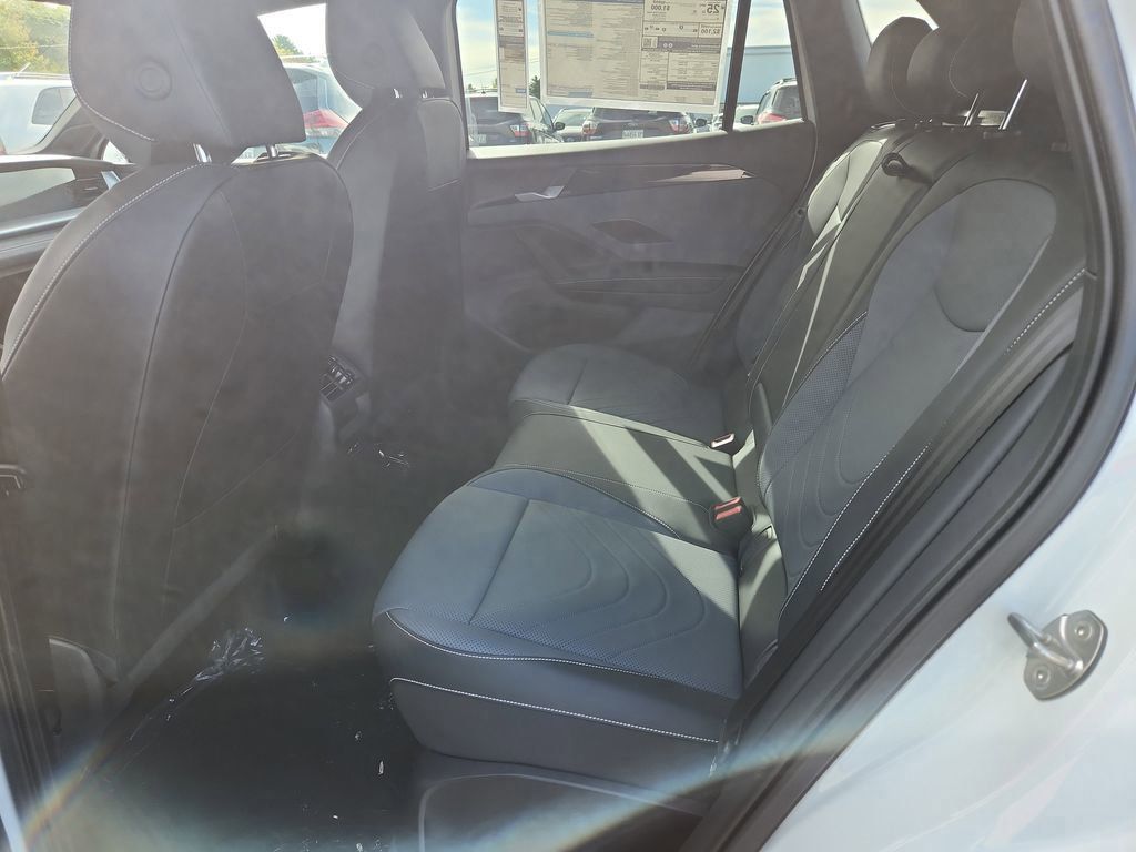 2025 Volkswagen Tiguan SE R-Line Black photo 9